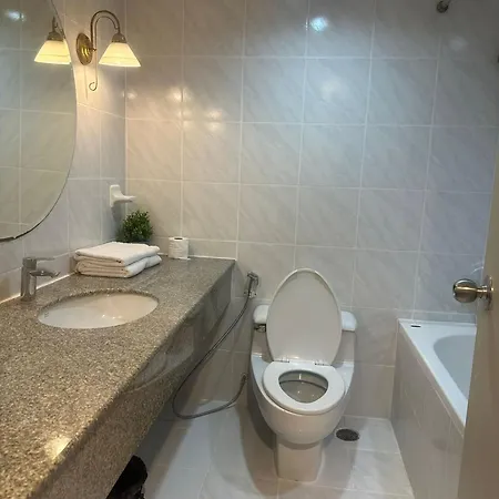 Affordable Serviced Apartment Nana - Omni Tower Sukhumvit Location Bangkok Exterior photo