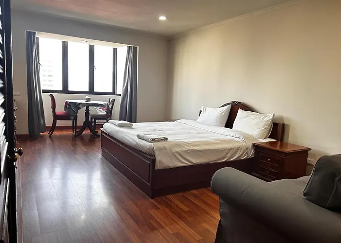 Affordable Serviced Apartment Nana - Omni Tower Sukhumvit Location