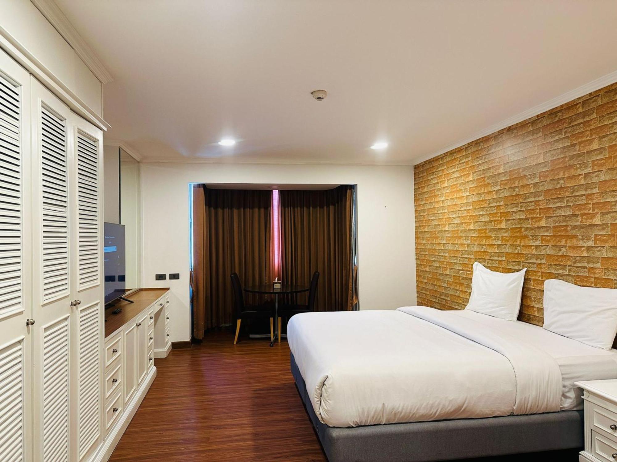 Apartment Affordable Serviced Nana - Omni Tower Sukhumvit Location Bangkok