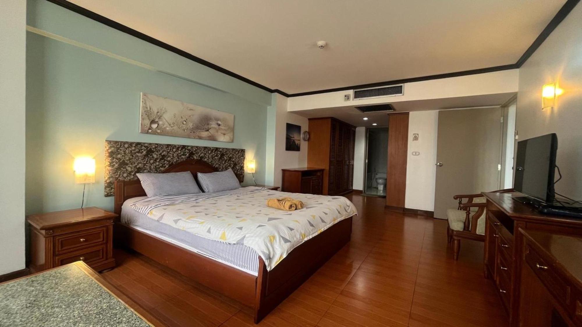 Affordable Serviced Nana - Omni Tower Sukhumvit Location