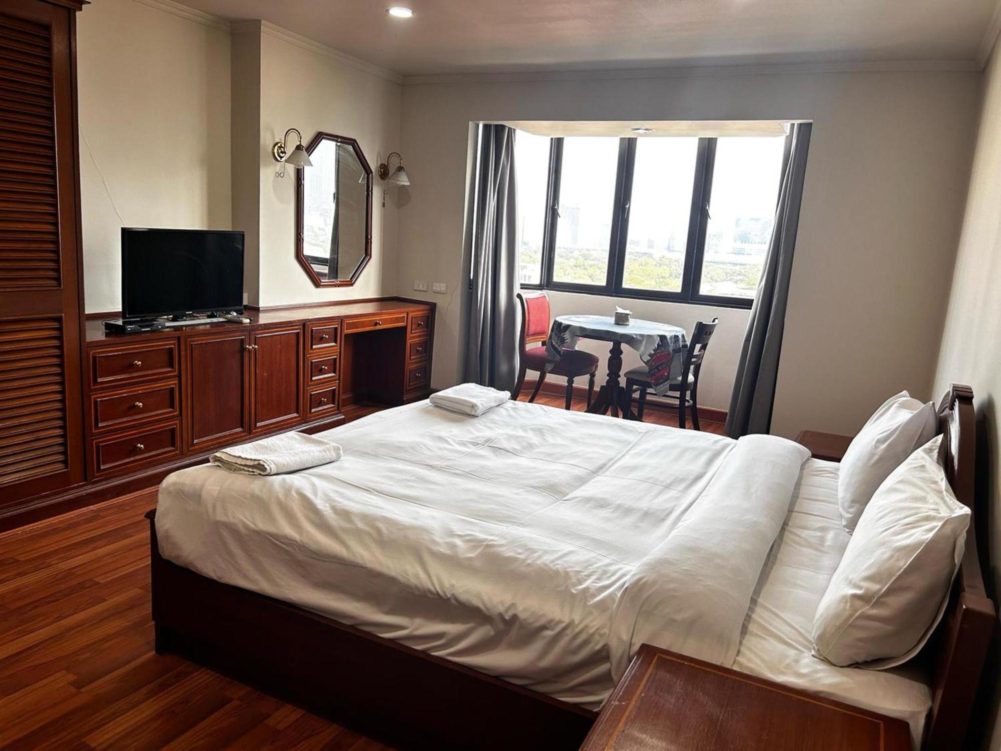 Affordable Serviced Nana - Omni Tower Sukhumvit Location *
