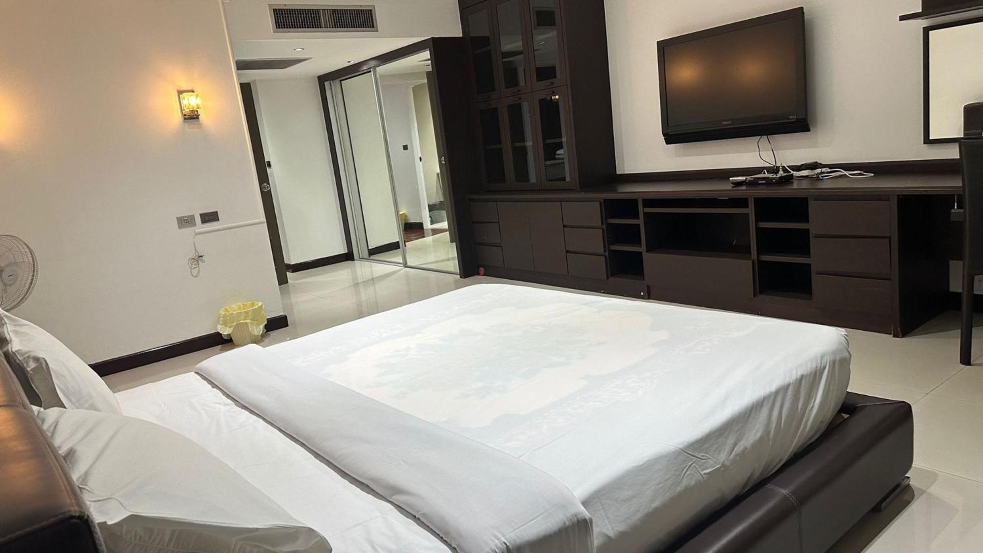 公寓 Affordable Serviced Nana - Omni Tower Sukhumvit Location *